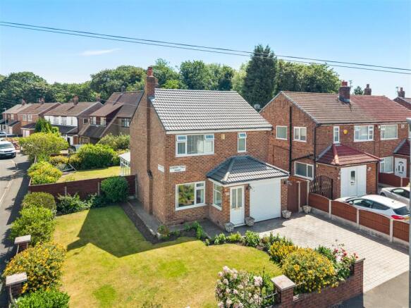3 bed property, in Cherry Tree Road, £415,000