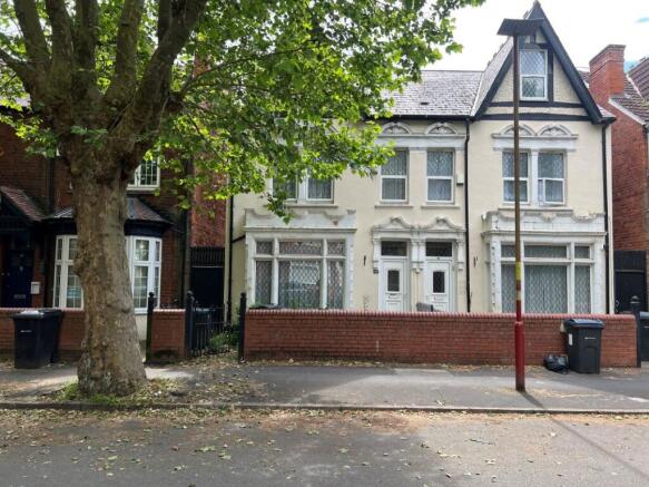 5 bed property, in 43 Hallewell Road, £99,000