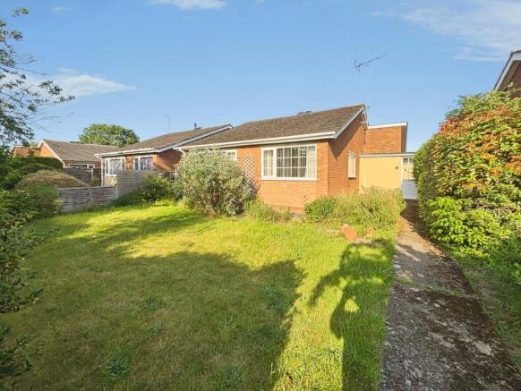 3 bed property, in Ashby Close, £140,000