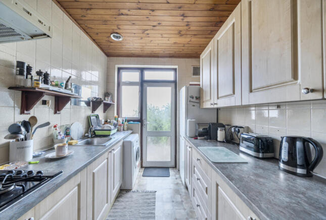 3 bed property, in Holden Avenue, £575,000