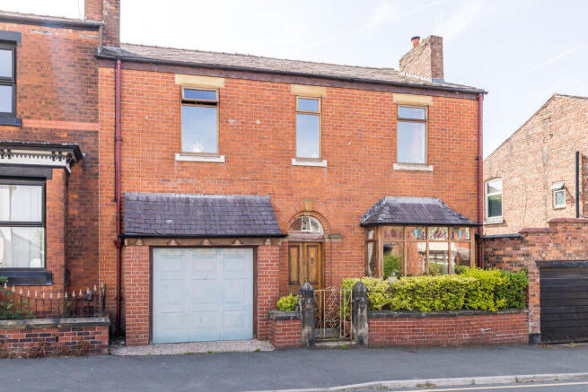 5 bed property, in Wrightington Street, £270,000