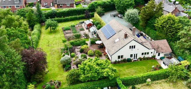 4 bed property, in Quarry House Lane, £565,000