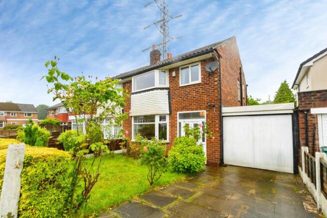 3 bed property, in Barnard Avenue, £350,000