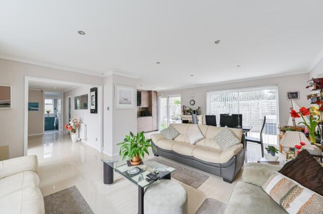 3 bed property, in Guildersfield Road, £800,000