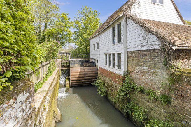 4 bed property, in Mill Lane, £1,250,000
