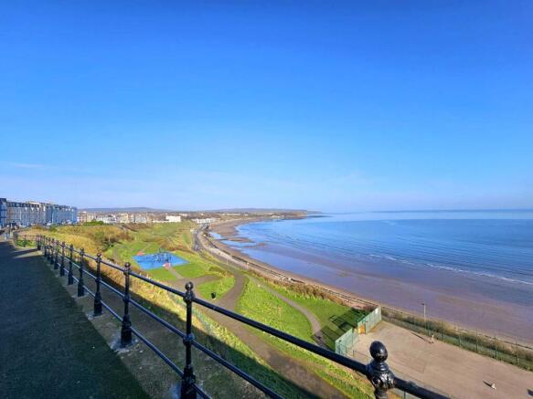 2 bed property, in Blenheim Terrace, £110,000