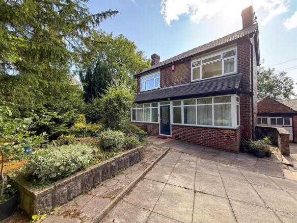 2 bed property, in Park Lane, £330,000