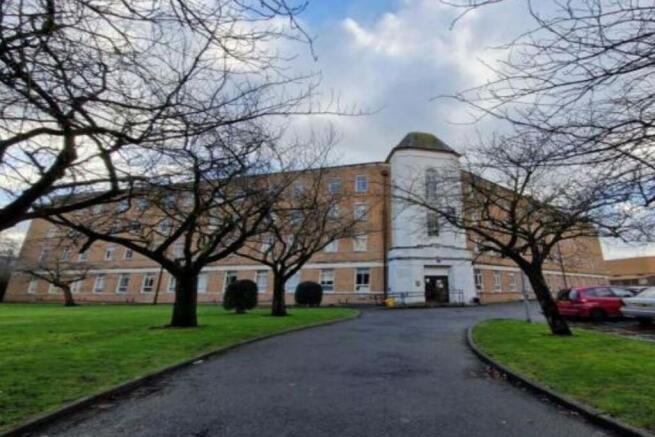 1 bed property, in 230, £6,000