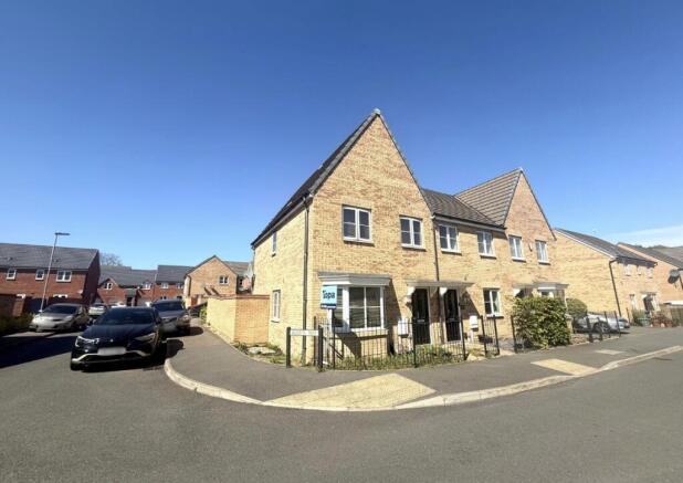 3 bed property, in Everest Way, £230,000