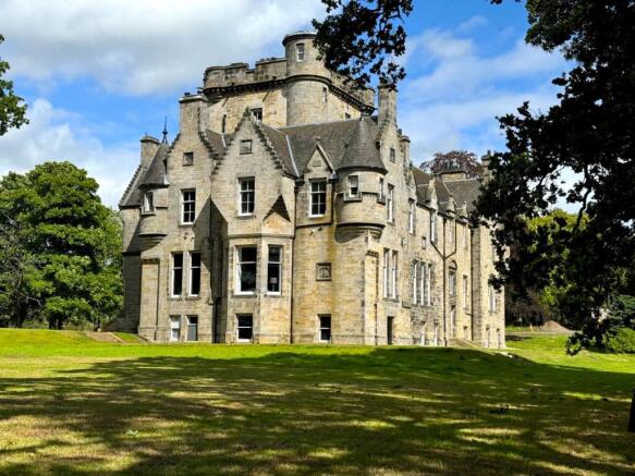 8 bed property, in Bogside, £3,000,000