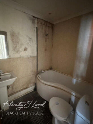 2 bed property, in Eastdown Park, £150,000