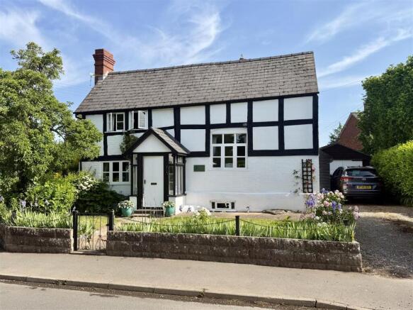 2 bed property, in Wellington, £380,000
