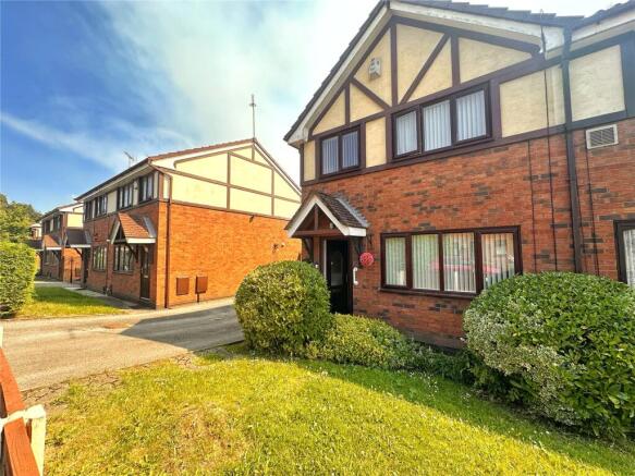3 bed property, in Grant Close, £250,000