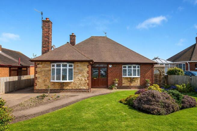 3 bed property, in Kilbourne Road, £350,000