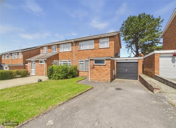 3 bed property, in Middle Way, £415,000