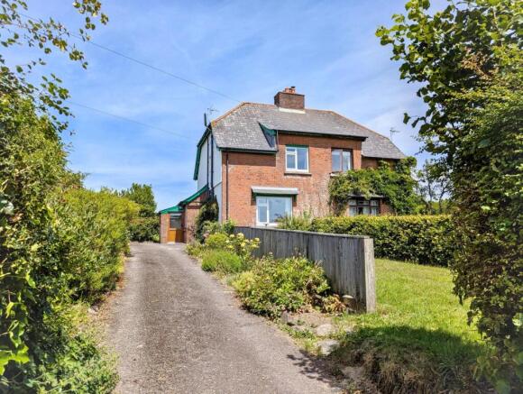 3 bed property, in Higher Park Lane, £295,000