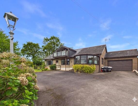 4 bed property, in Lower Town, £565,000