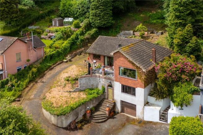 4 bed property, in Weeke Hill, £650,000