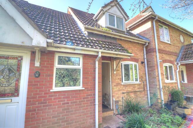 1 bed property, in Waterlees Road, £90,000