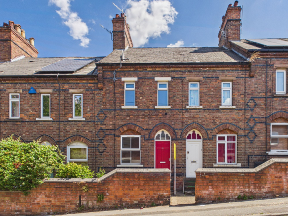3 bed property, in Gawthorne Street, £140,000