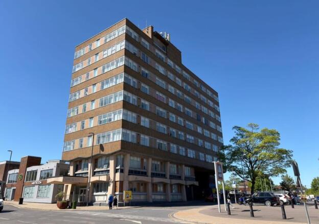 2 bed property, in 26 Priory Heights, £19,000