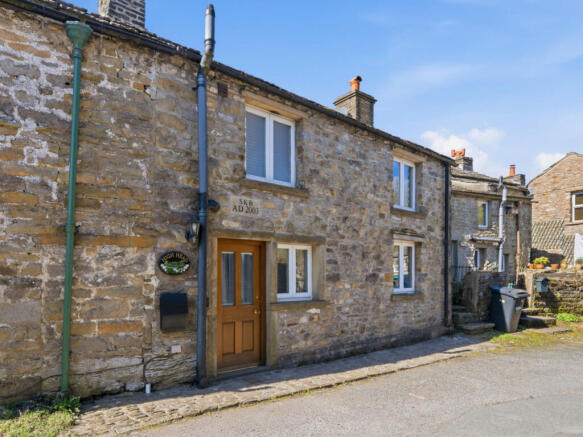 1 bed property, in High Head, £180,000