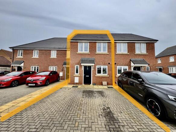 2 bed property, in Boxcar Close, £220,000