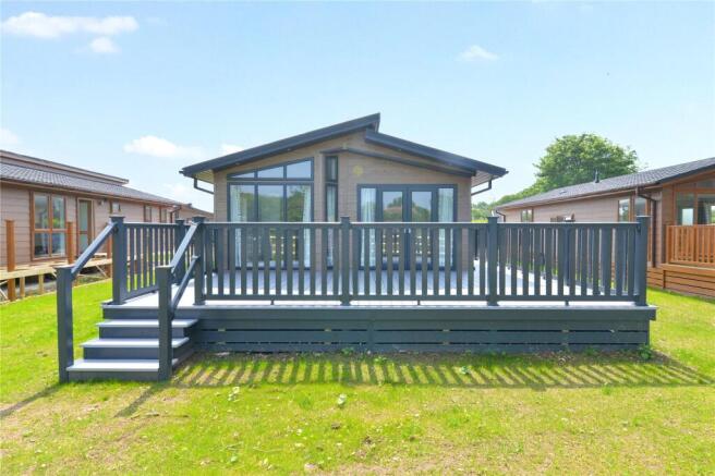 2 bed property, in Milford Road, £217,500