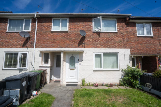 3 bed property, in Long Moss, £130,000