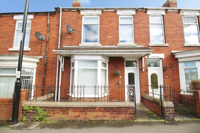 3 bed property, in Station Avenue North, £90,000