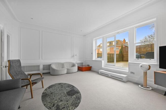 2 bed property, in Heath Drive, £1,650,000