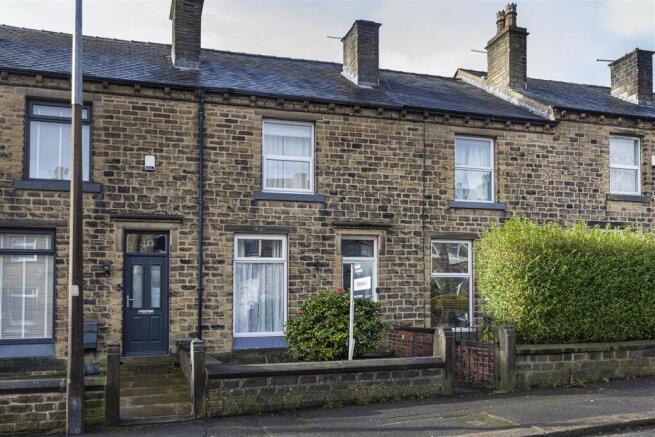 2 bed property, in Adelphi Road, £160,000