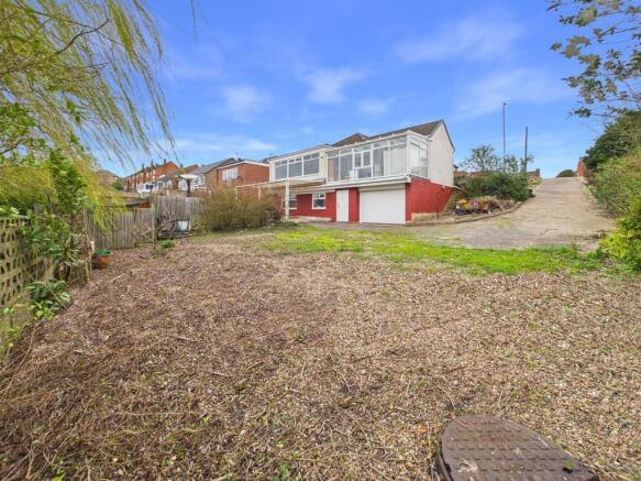 4 bed property, in Westdale Lane, £375,000
