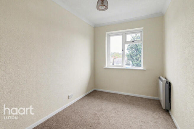 2 bed property, in The Shires, £175,000