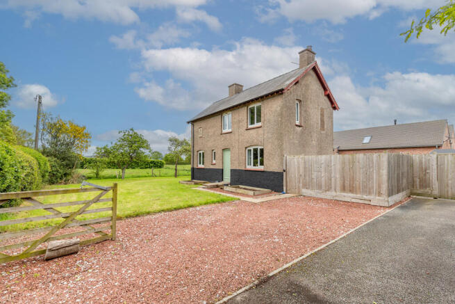 3 bed property, in Hondslough Lane, £640,000