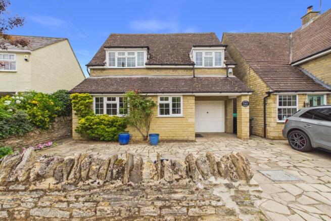 4 bed property, in Station Road, £450,000