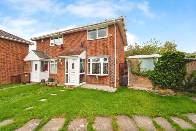 2 bed property, in Scargill Road, £190,000