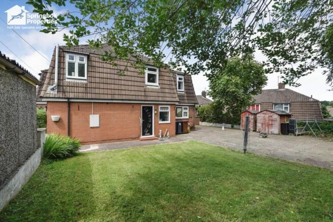 3 bed property, in Greenfield Close, £195,000