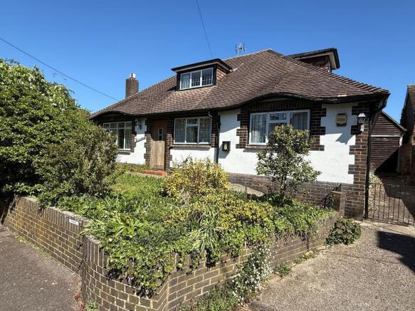 4 bed property, in High Street, £550,000