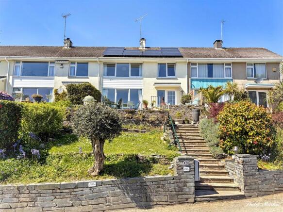 3 bed property, in Bar Meadows, £595,000