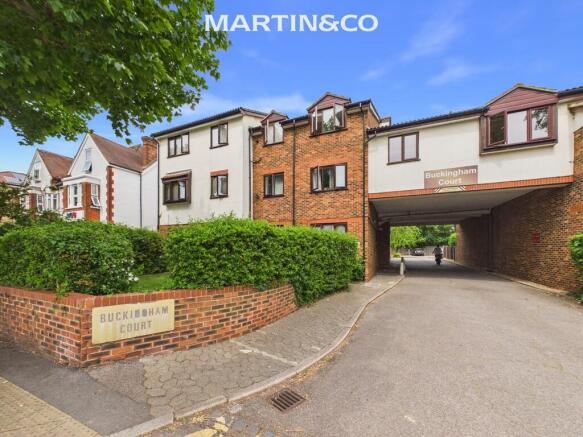 1 bed property, in Kingston Road, £210,000