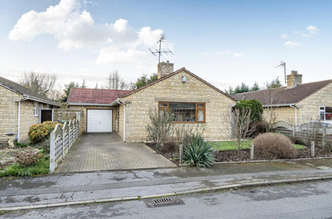 3 bed property, in Ellendene Drive, £320,000