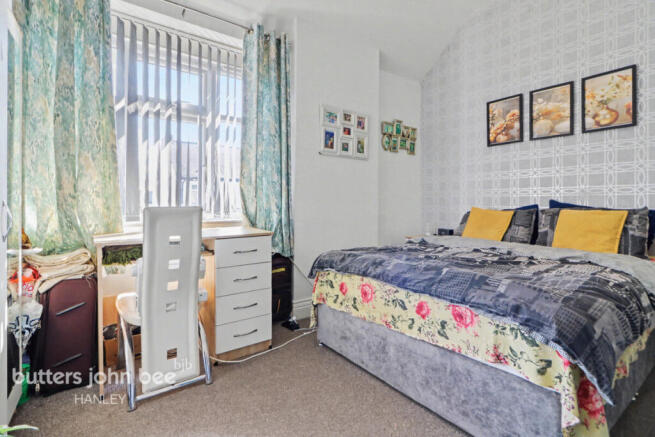 3 bed property, in Cotesheath Street, £105,000