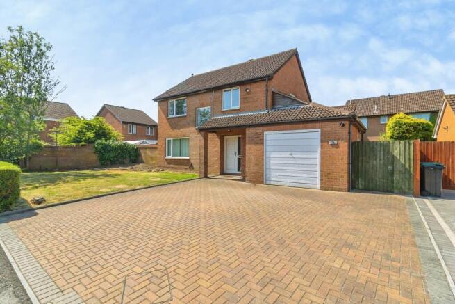 4 bed property, in Summerhayes, £540,000