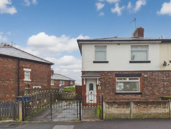 3 bed property, in Grange Road, £220,000