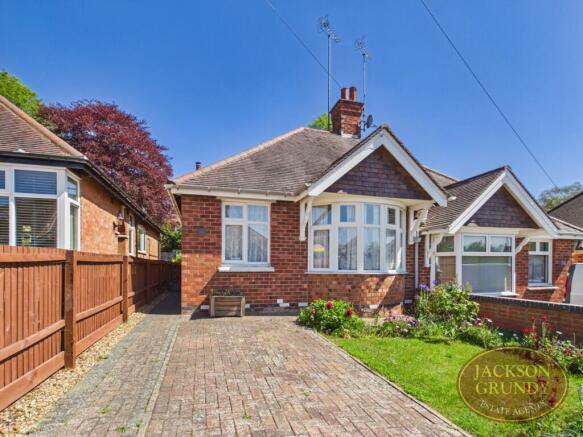 2 bed property, in Trevor Crescent, £219,995