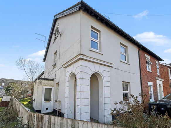 3 bed property, in New Borough, £180,000