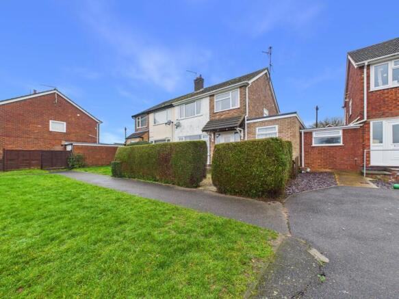 3 bed property, in Highfield Walk, £220,000