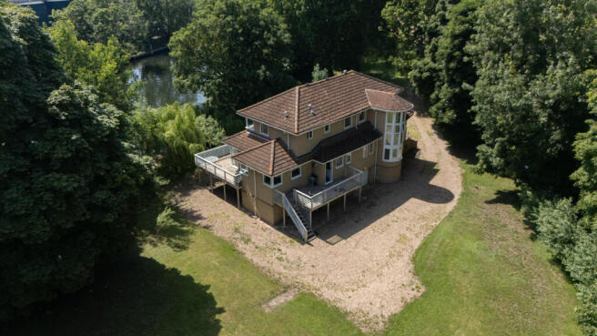 5 bed property, in Kotan Drive, £1,650,000