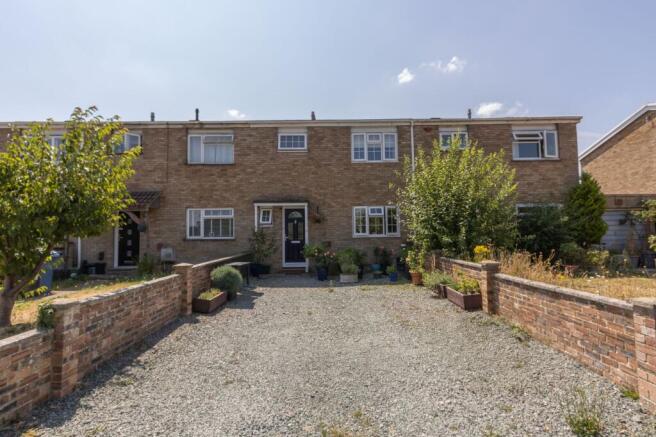 3 bed property, in Mitchell Avenue, £425,000